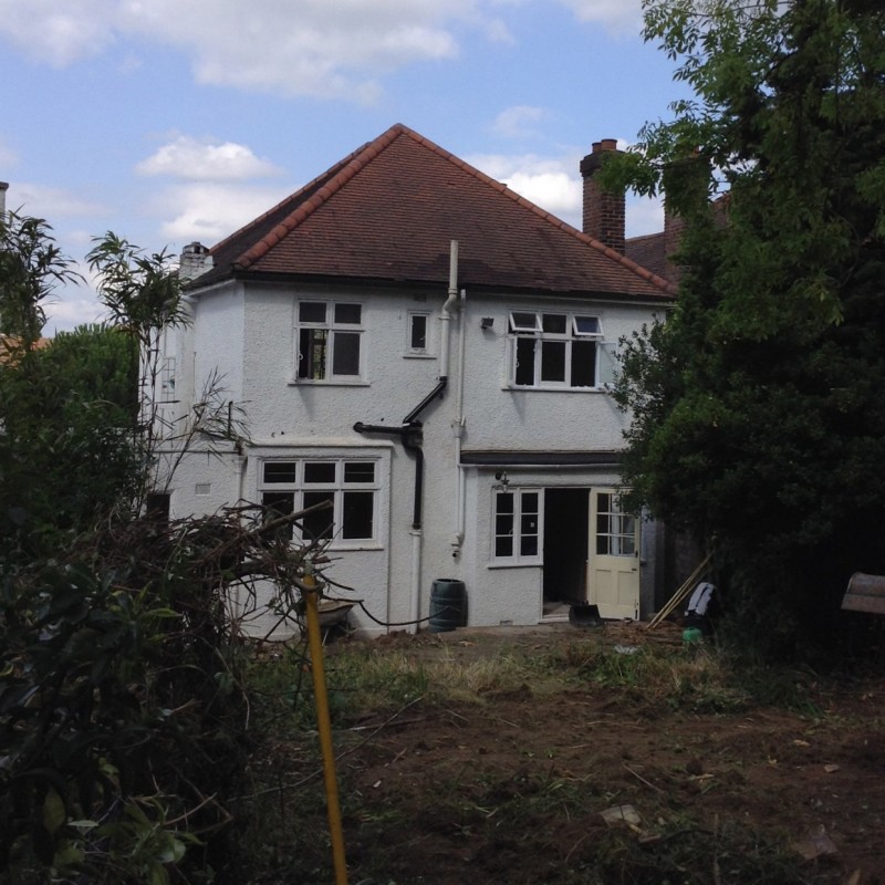 Demolition of existing house, erection of new detached house